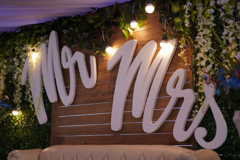 Signage & decor